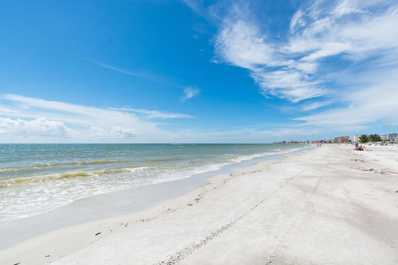 303 Beach Place Condos St. Pete Beach Buitenkant foto